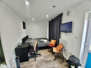 Cosy 1-Bed Studio in Northolt perfect to unwind